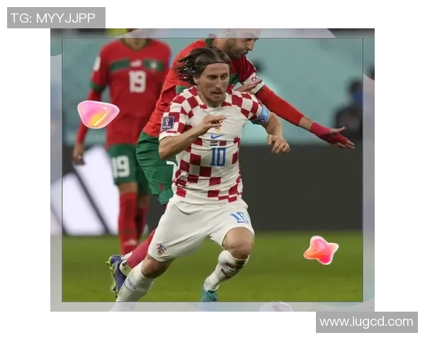 莫德里奇：足球场上的指挥官与传奇中场的辉煌历程与成就解析